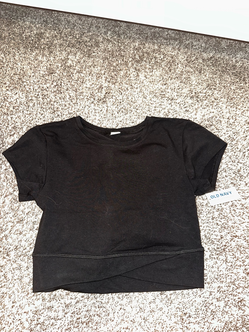 Old Navy Black Short Sleeve Cropped Workout Tee